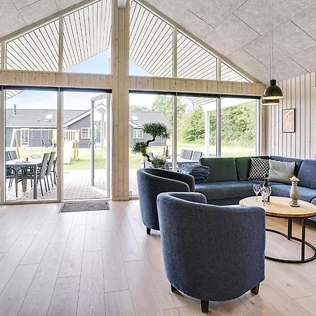 18 Person In Feriehus *