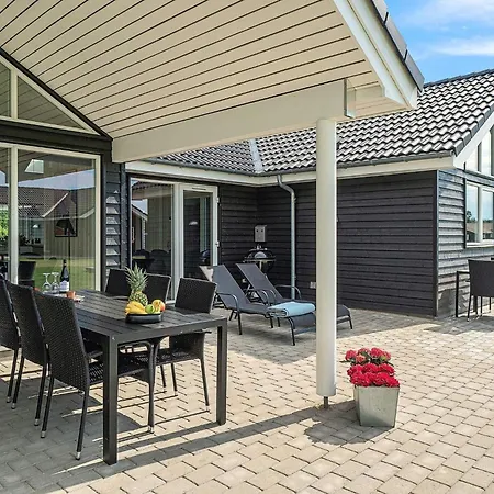 Feriehus 18 Person In Grenå