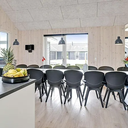 18 Person In Feriehus