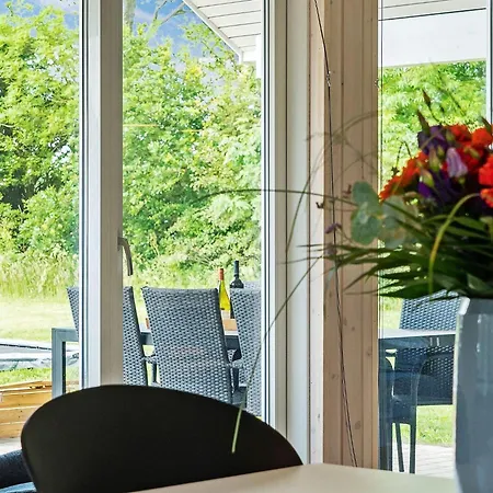 18 Person In Feriehus