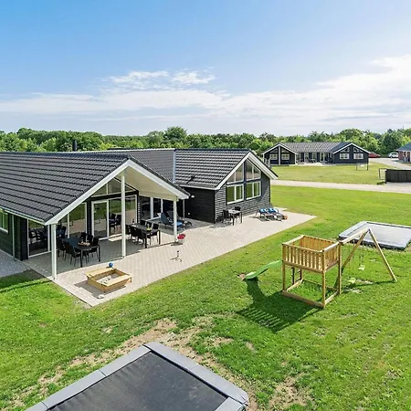 18 Person In Feriehus *