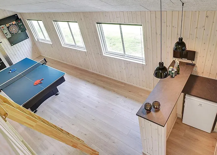 18 Person In Grenå