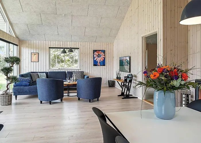 18 Person In Grenå